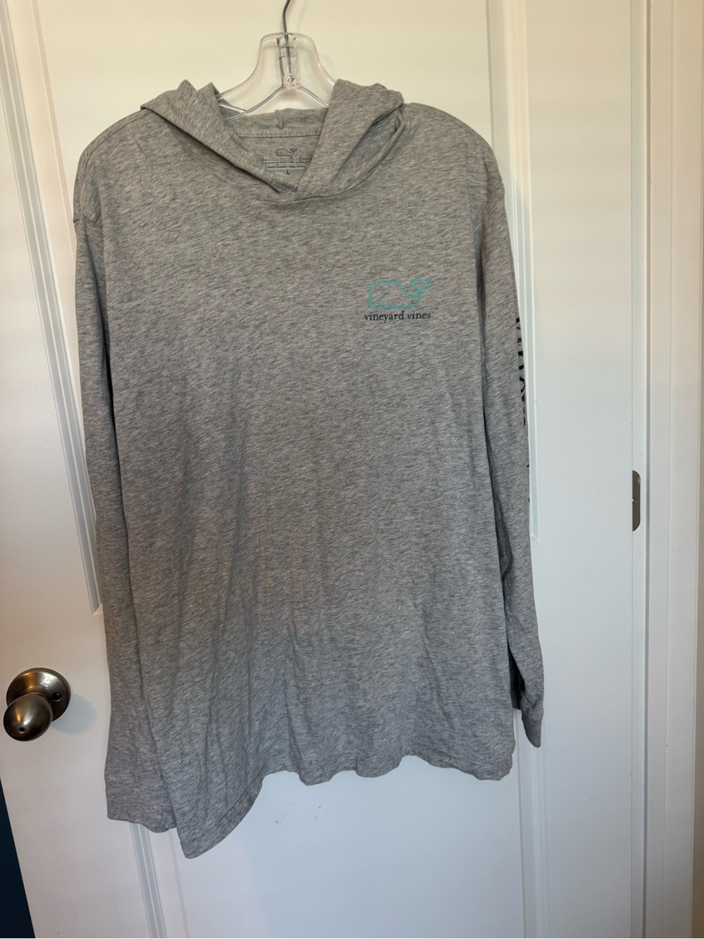 Vineyard Vines Men’s Gray Hooded Long Sleeve Top with Teal Logo